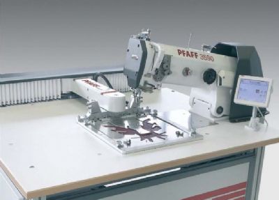 PFAFF 3590 Programlanabilir geniş alanlı dikiş otomatı (saya dikimine uyumlu)